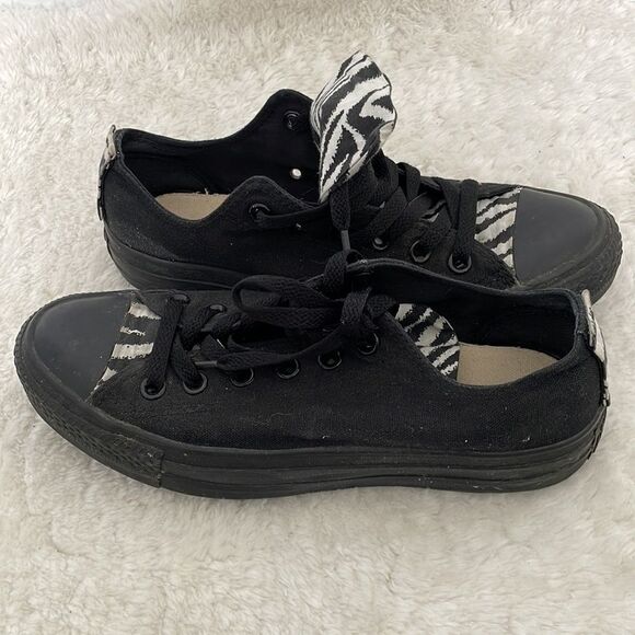 Converse Low Top Sneakers -> Converse Low Top Sneakers - Picture 2 of 5